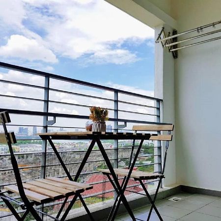 Puchong 8-12 Pax 5Min Lrt Cozy Apartment Ioi Mall المظهر الخارجي الصورة