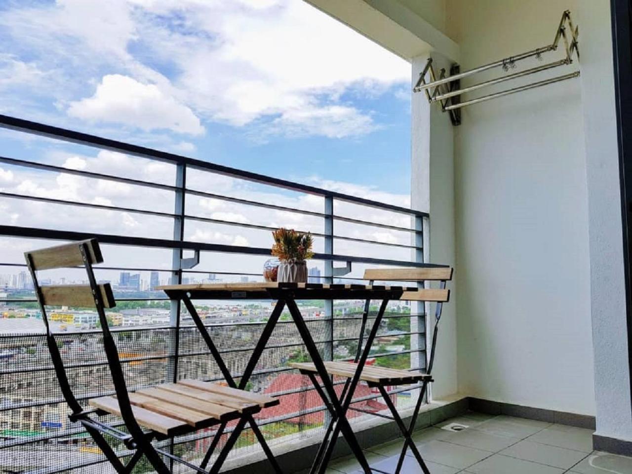 Puchong 8-12 Pax 5Min Lrt Cozy Apartment Ioi Mall المظهر الخارجي الصورة